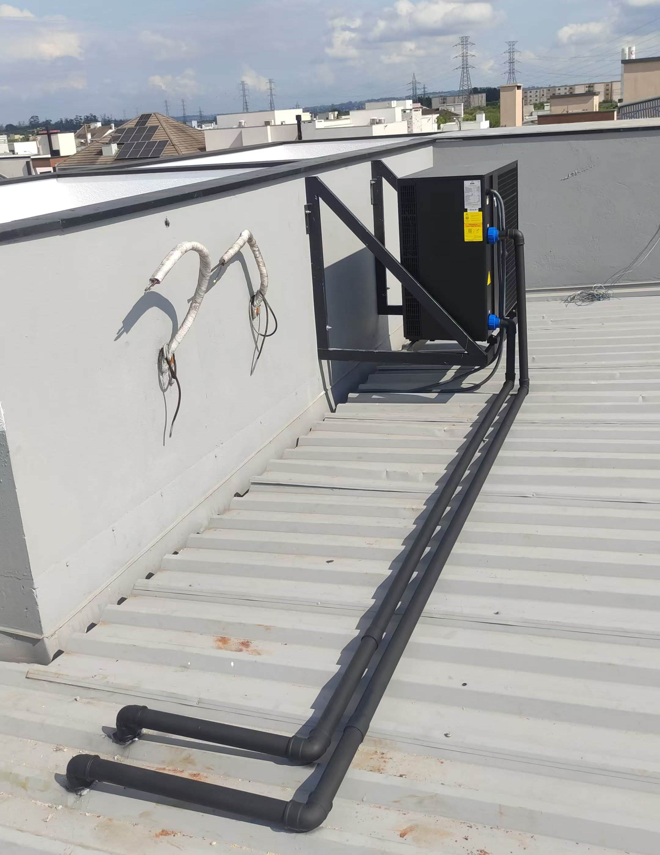 SPRSUN pool heat pump